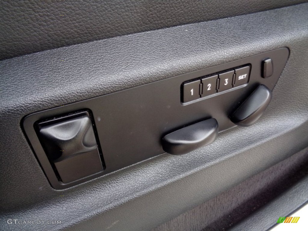 2006 Porsche Cayenne S Controls Photo #110482730