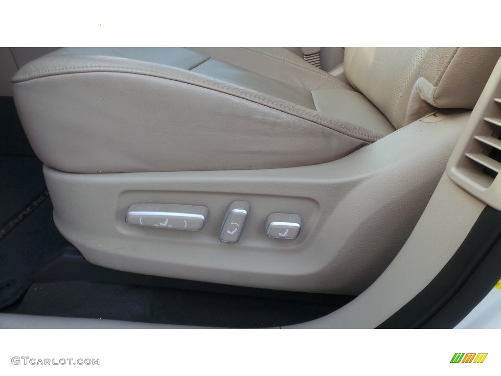 2012 Veracruz Limited AWD - Stone White / Beige photo #9