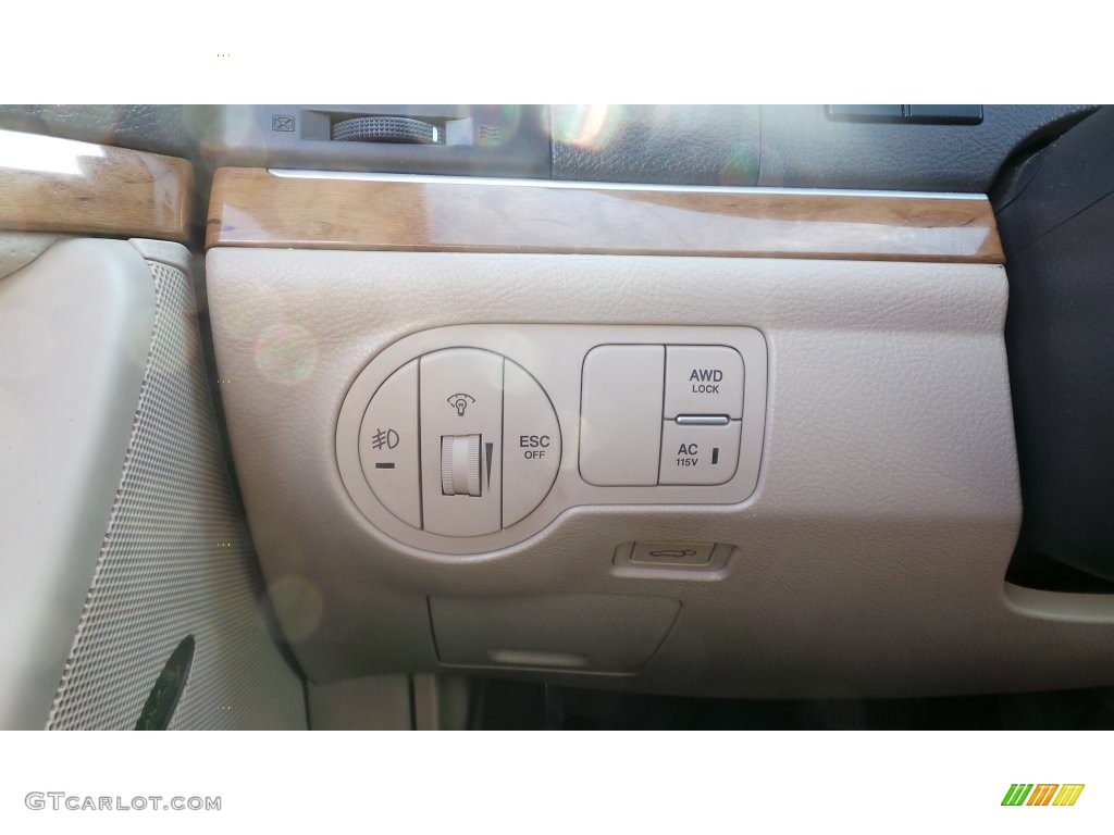2012 Veracruz Limited AWD - Stone White / Beige photo #20