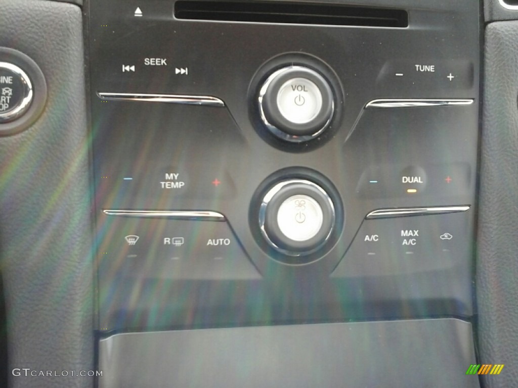 2015 Taurus Limited - Ingot Silver Metallic / Charcoal Black photo #15