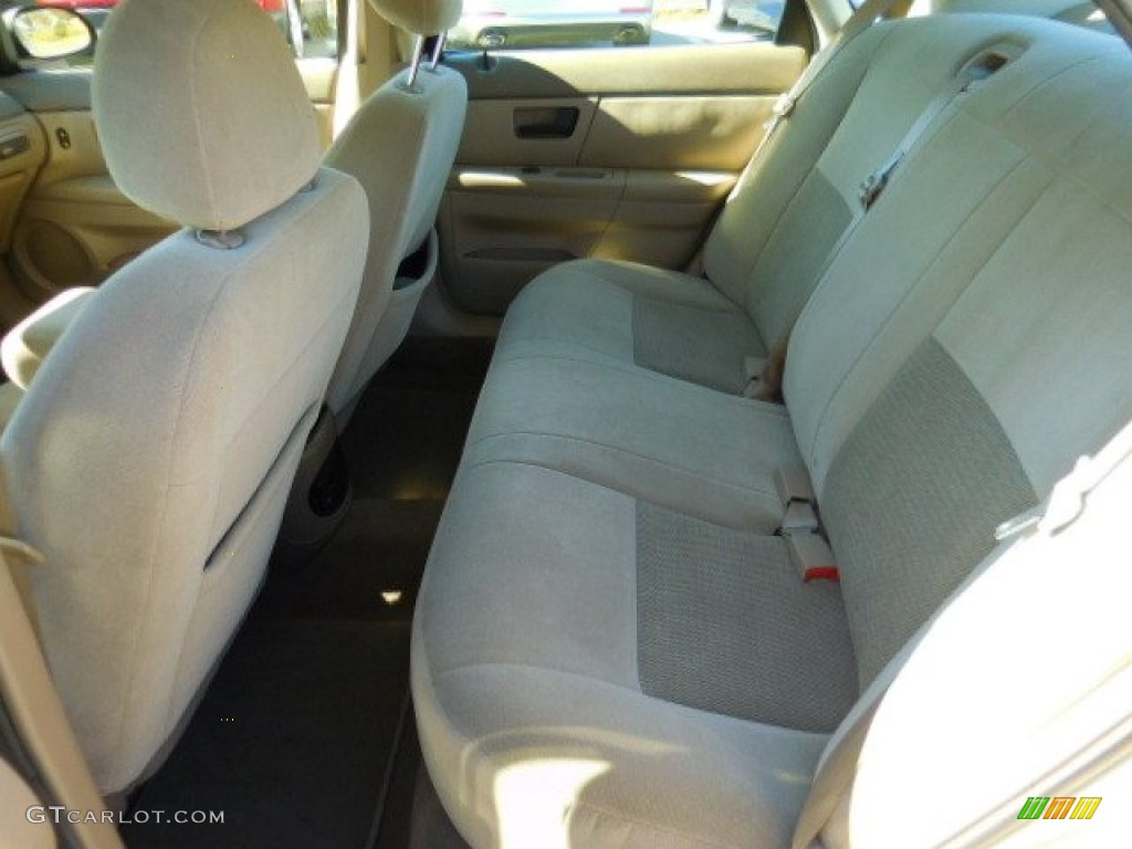 2004 Taurus SE Sedan - Gold Ash Metallic / Medium Parchment photo #5