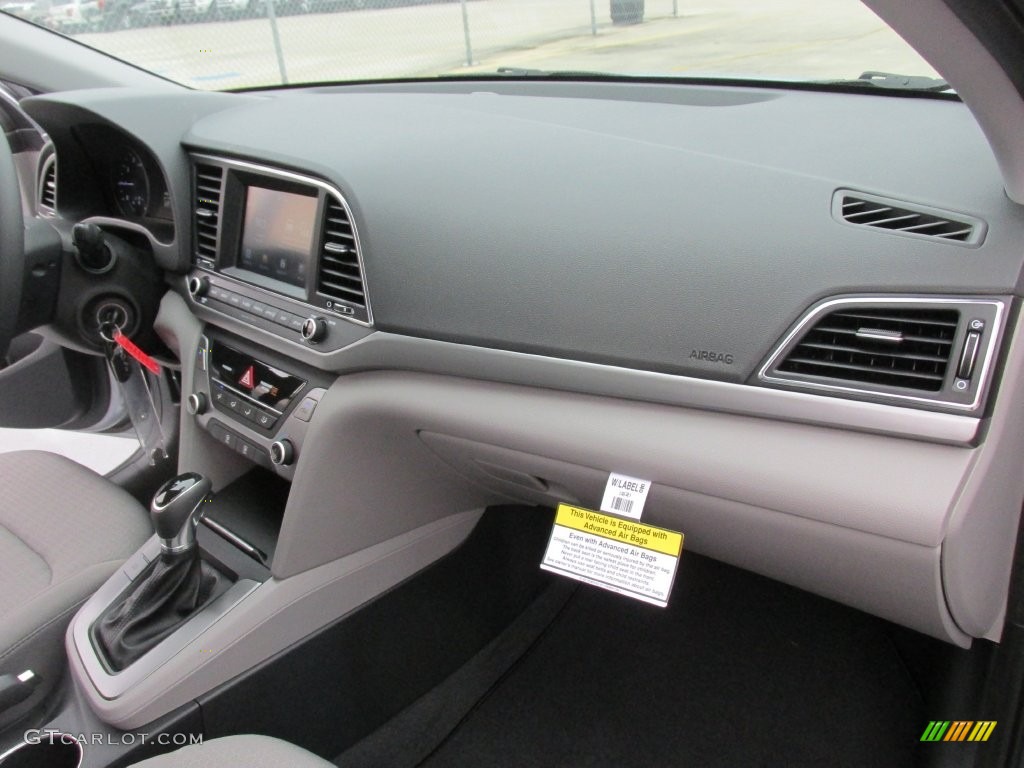 2017 Hyundai Elantra SE Gray Dashboard Photo #110490455