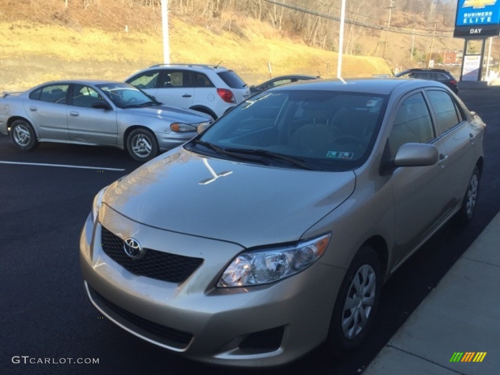 2010 Corolla LE - Desert Sand Metallic / Bisque photo #4