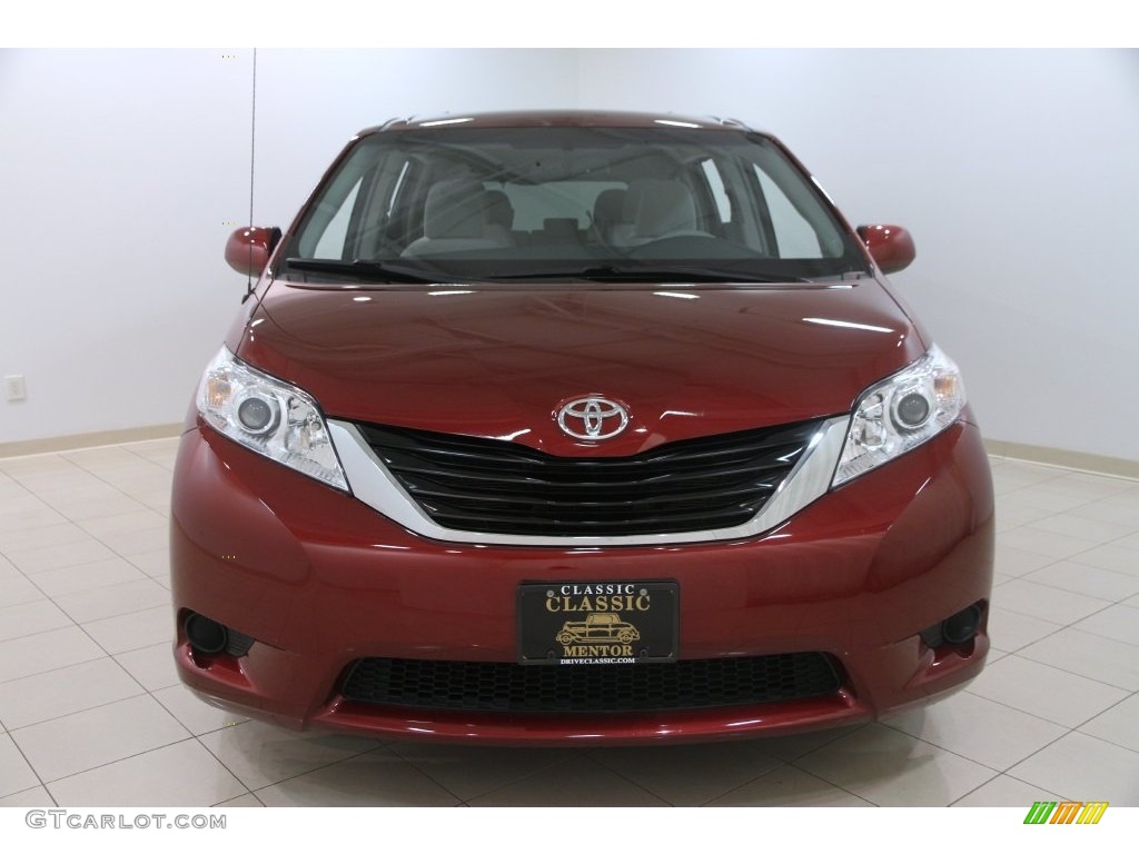 2014 Sienna LE - Salsa Red Pearl / Light Gray photo #2