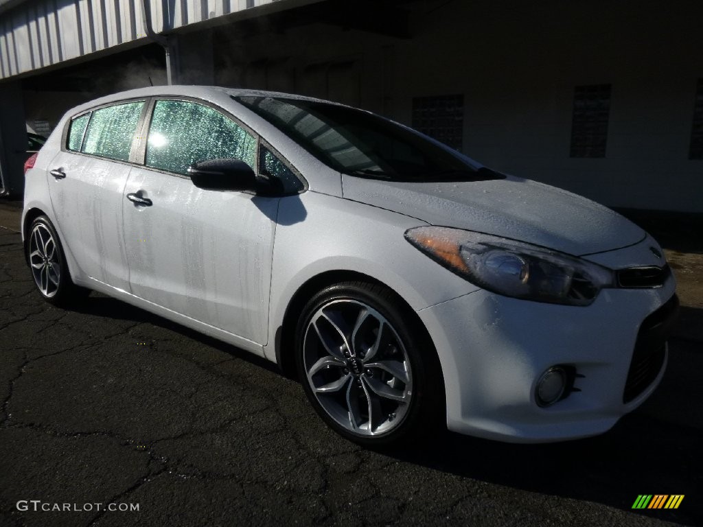 Snow White Pearl 2016 Kia Forte5 SX Exterior Photo #110514569