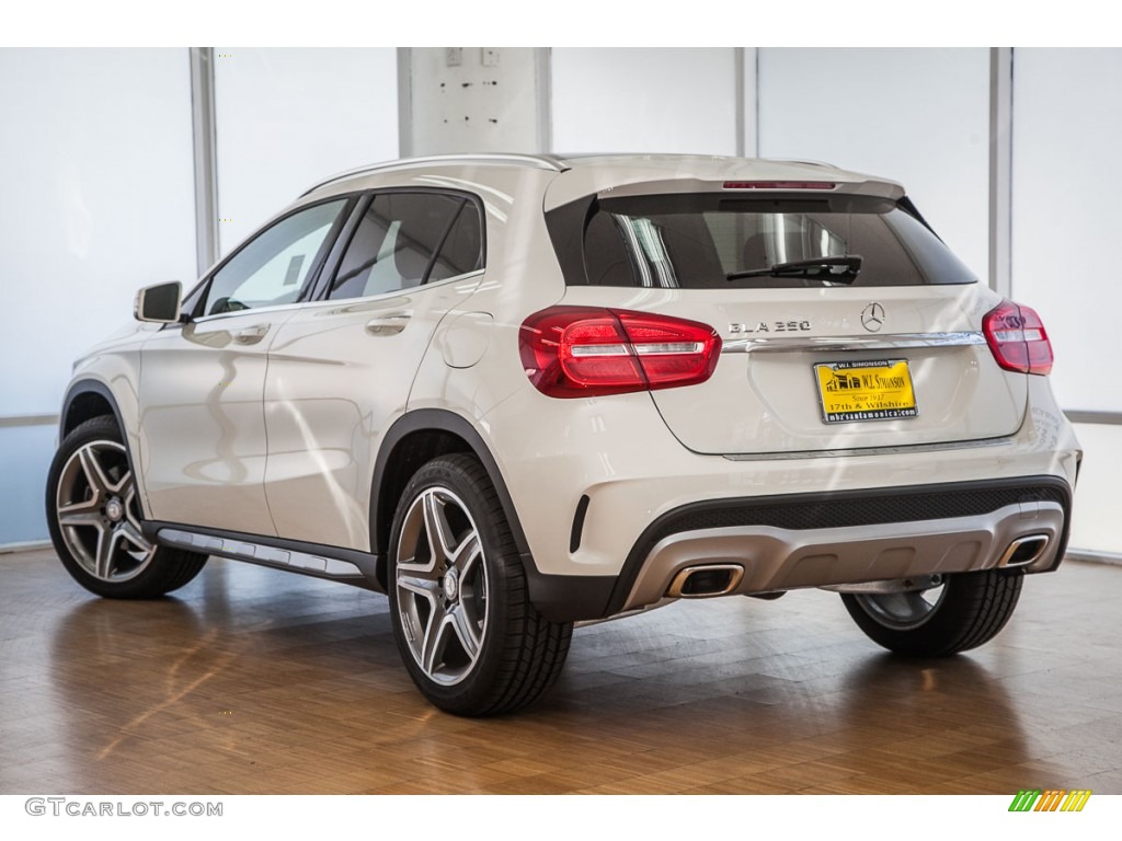 2016 GLA 250 - Cirrus White / Black photo #3