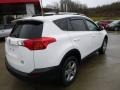 Super White - RAV4 XLE Photo No. 8