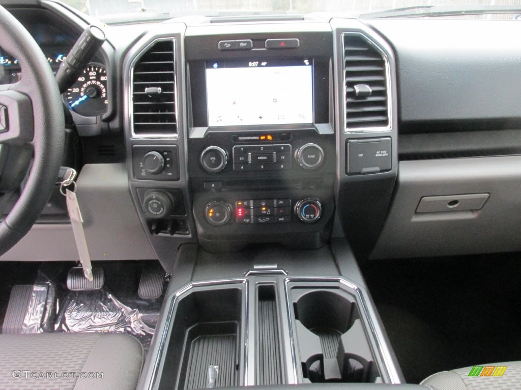 2016 F150 XLT SuperCrew 4x4 - Ingot Silver / Medium Earth Gray photo #26