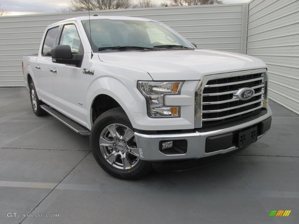 2016 F150 XLT SuperCrew - Oxford White / Medium Earth Gray photo #2