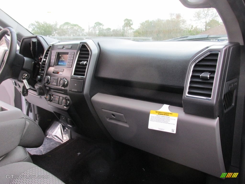 2016 F150 XLT SuperCrew - Oxford White / Medium Earth Gray photo #17