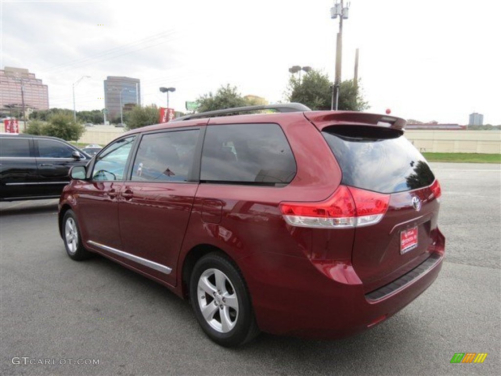 2014 Sienna LE - Salsa Red Pearl / Light Gray photo #6