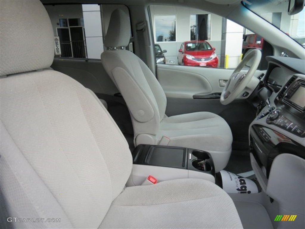 2014 Sienna LE - Salsa Red Pearl / Light Gray photo #21
