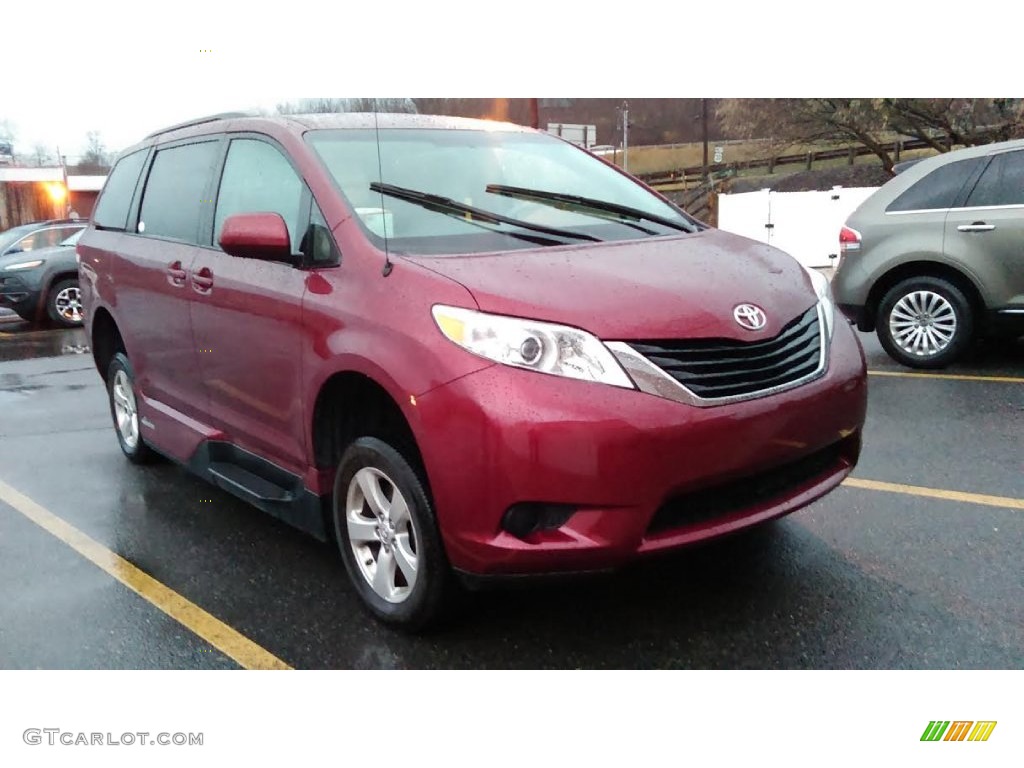 2014 Sienna LE - Salsa Red Pearl / Light Gray photo #1