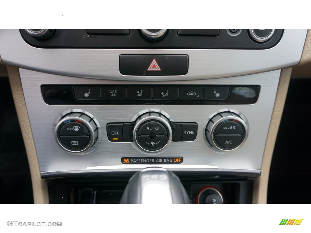 2013 CC Sport Plus - Deep Black Metallic / Desert Beige/Black photo #26