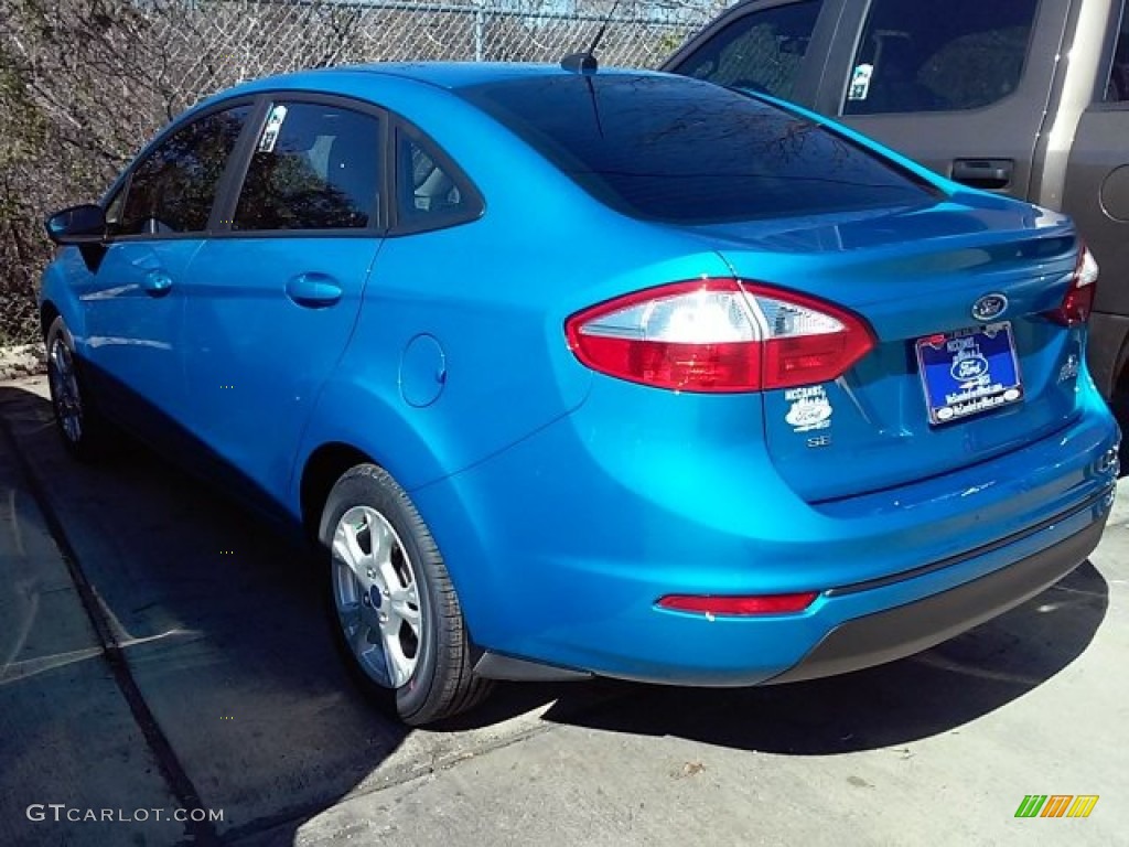 2016 Fiesta SE Sedan - Blue Candy Metallic / Charcoal Black photo #2