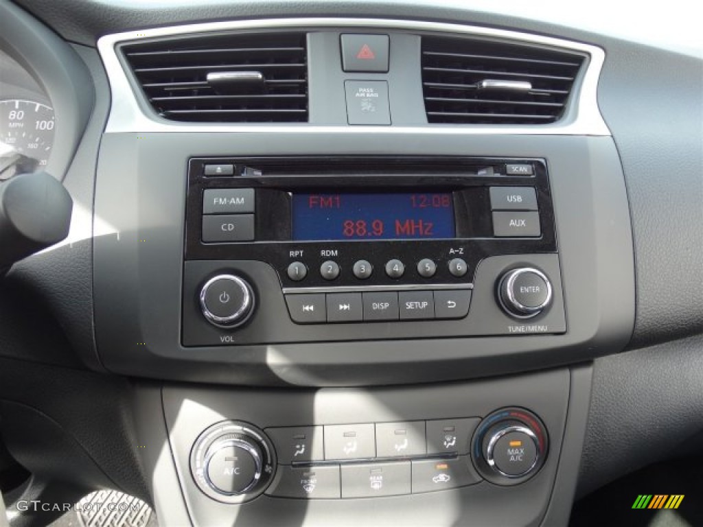 2016 Nissan Sentra S Controls Photo #110559808