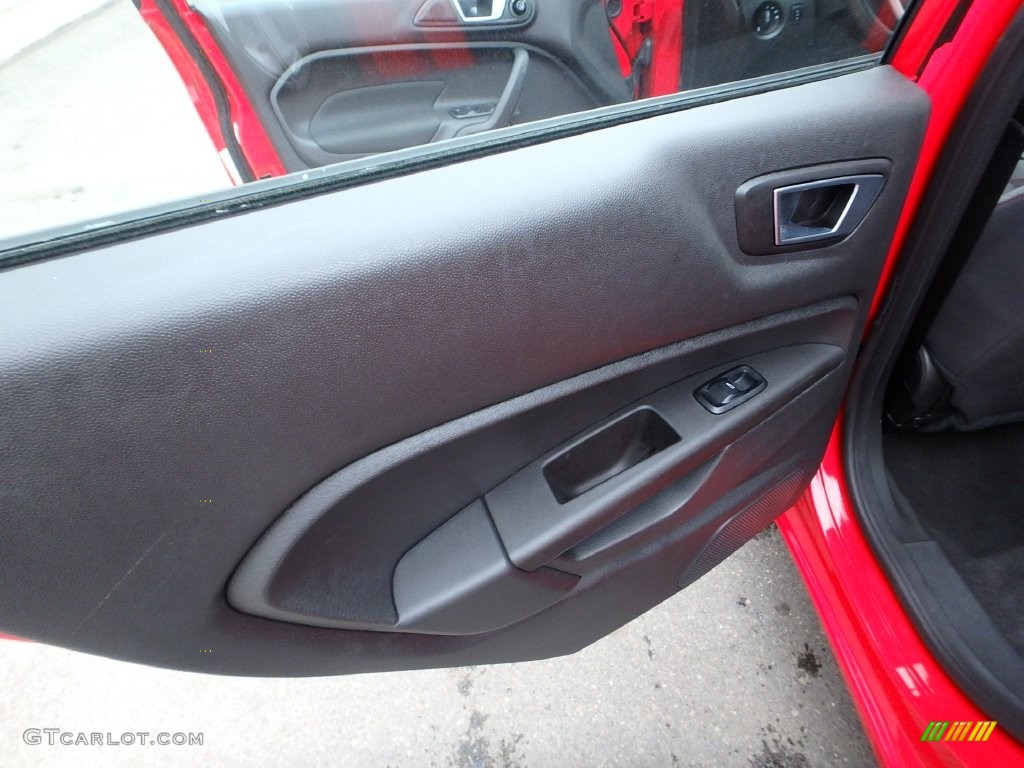 2015 Fiesta SE Hatchback - Race Red / Charcoal Black photo #17