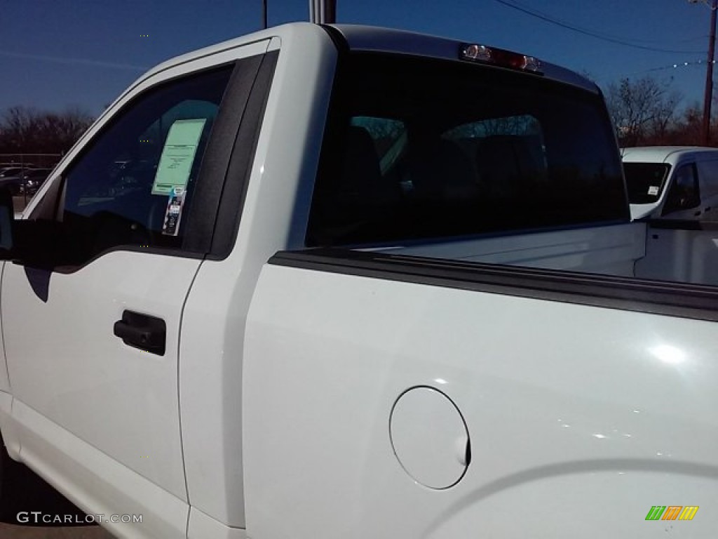 2016 F150 XL Regular Cab - Oxford White / Medium Earth Gray photo #9