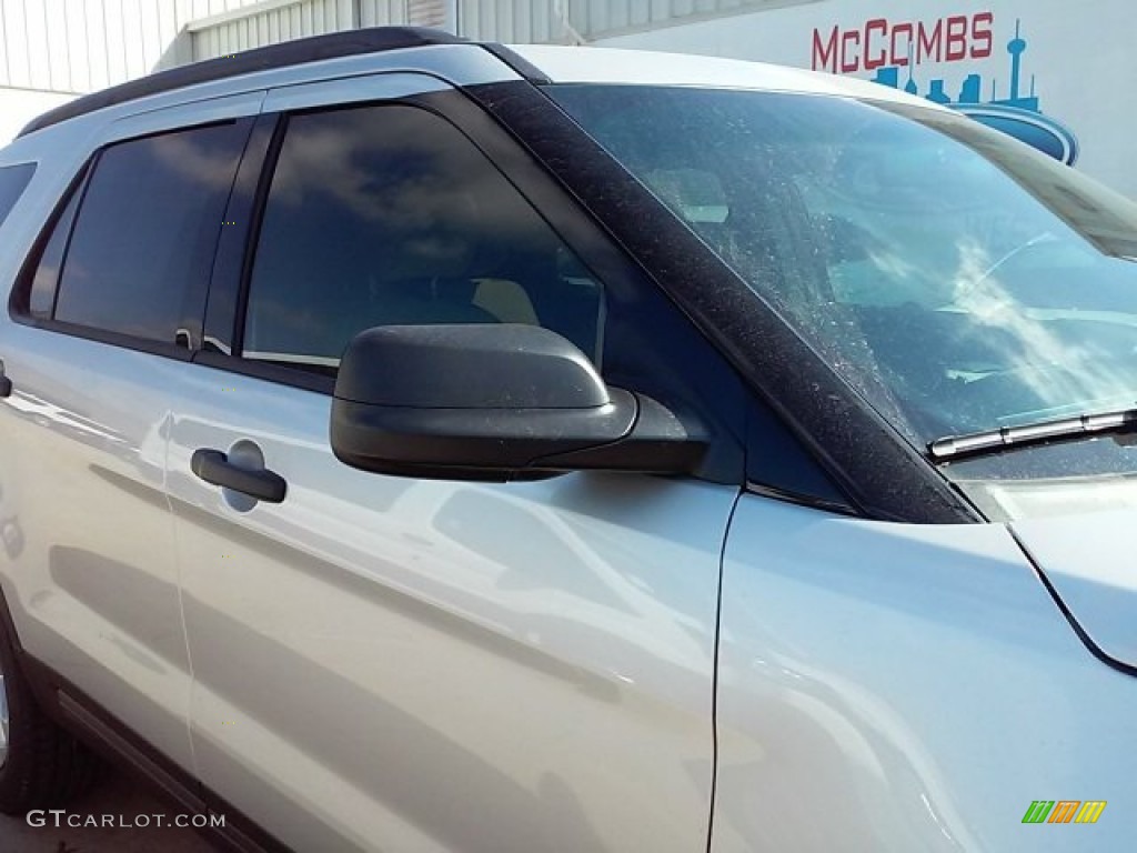 2016 Explorer FWD - Ingot Silver Metallic / Medium Light Camel photo #4