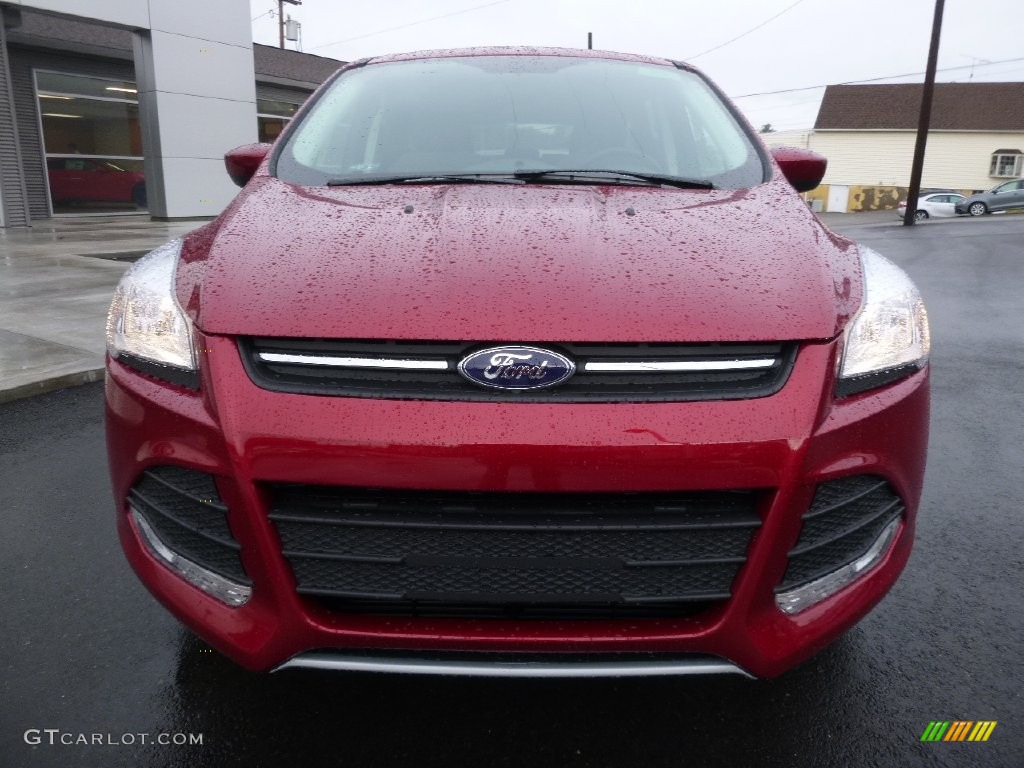 2016 Escape SE 4WD - Ruby Red Metallic / Charcoal Black photo #2
