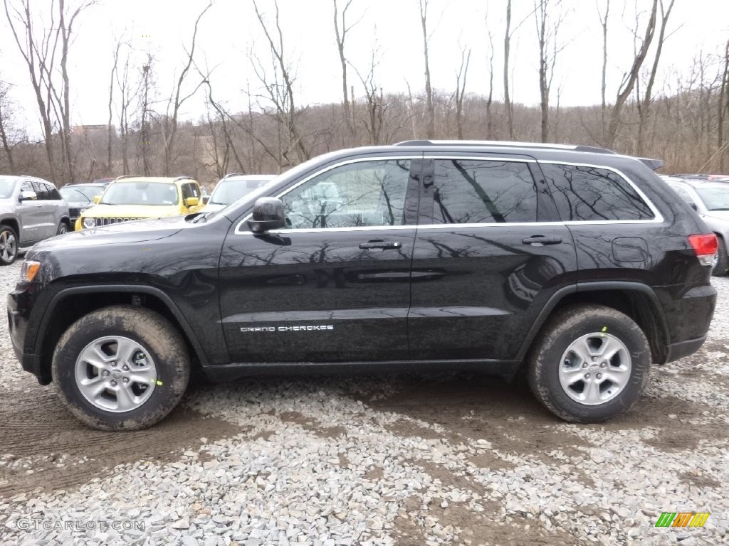 Brilliant Black Crystal Pearl 2016 Jeep Grand Cherokee Laredo 4x4 Exterior Photo #110598970