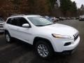 Bright White - Cherokee Latitude 4x4 Photo No. 12