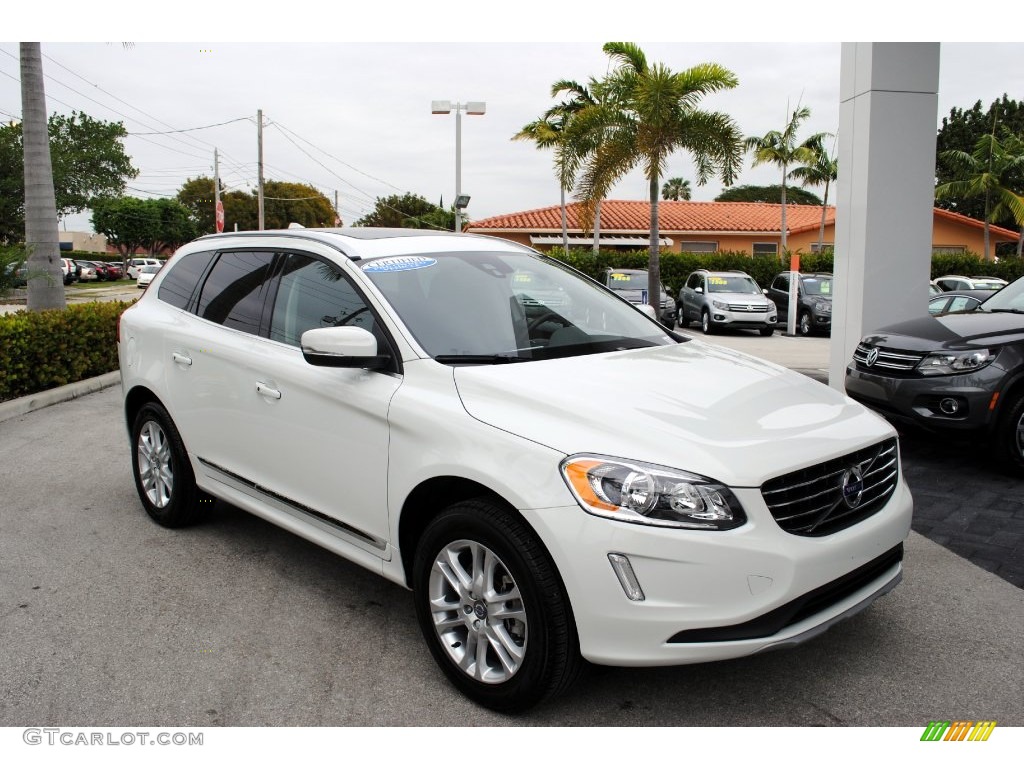 2016 XC60 T5 Drive-E - Ice White / Off-Black photo #1