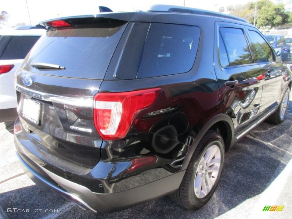 2016 Explorer XLT - Shadow Black / Ebony Black photo #7