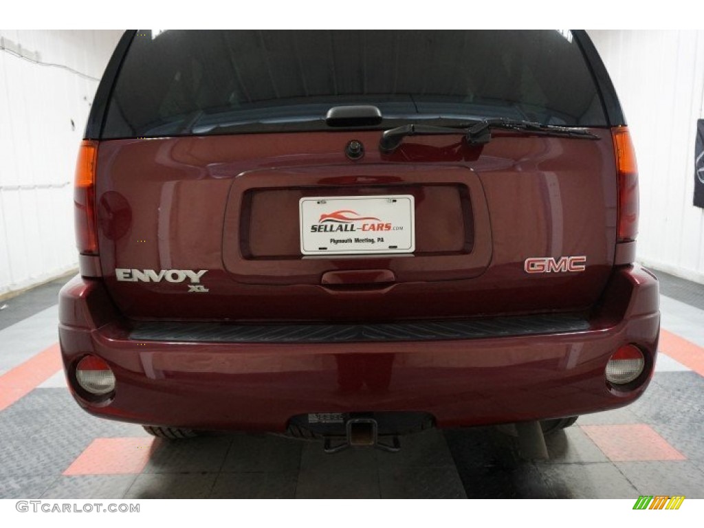 2004 Envoy XL SLE 4x4 - Monterey Maroon Metallic / Dark Pewter photo #69