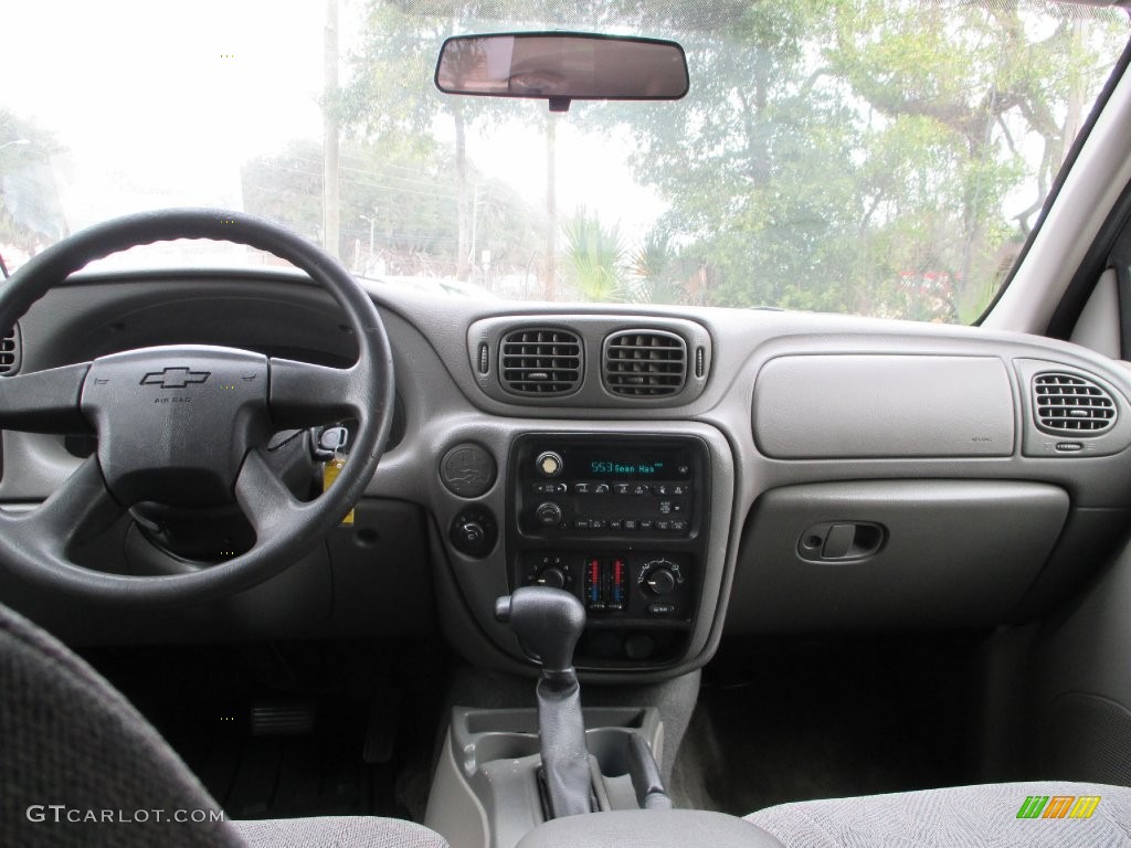 2004 TrailBlazer LS - Dark Gray Metallic / Medium Pewter photo #11