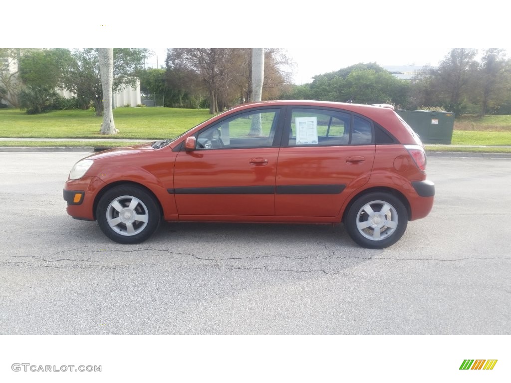2006 Rio Rio5 SX Hatchback - Sunset Orange / Gray photo #2