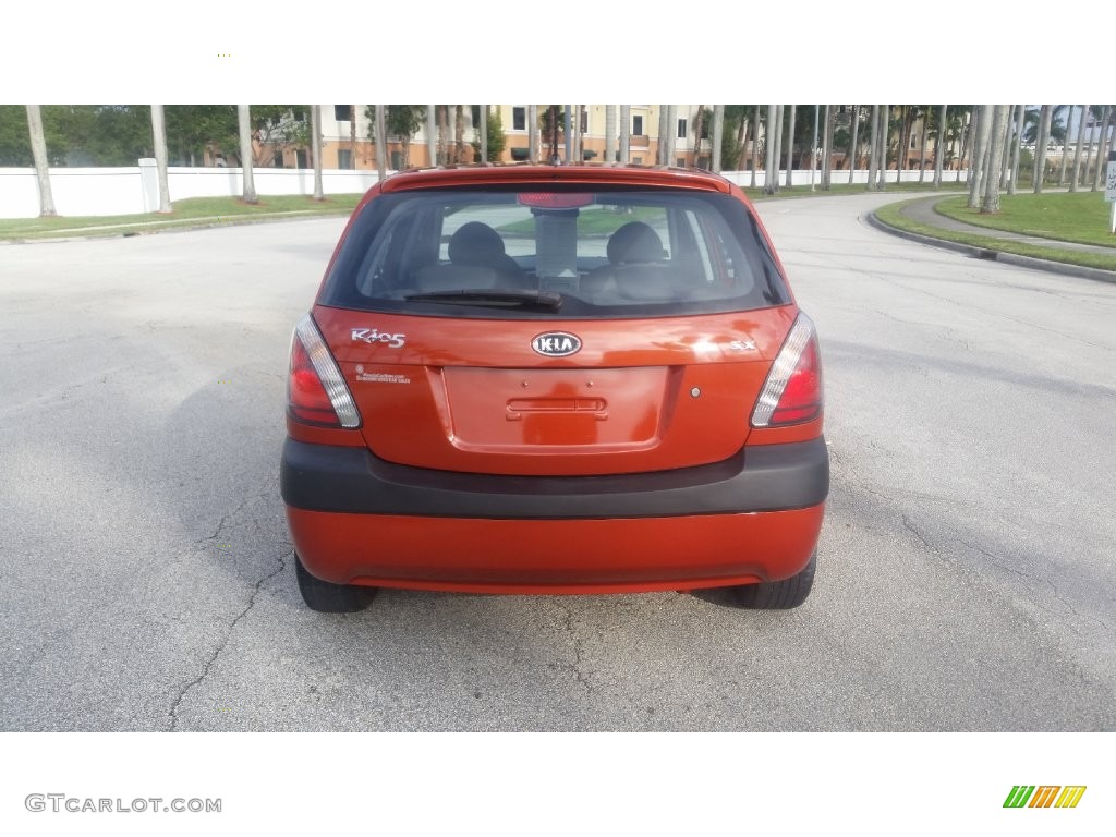 2006 Rio Rio5 SX Hatchback - Sunset Orange / Gray photo #4