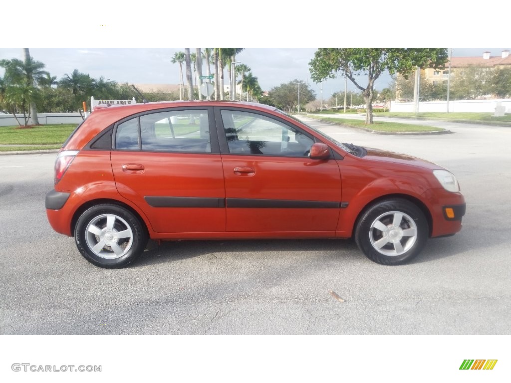2006 Rio Rio5 SX Hatchback - Sunset Orange / Gray photo #6