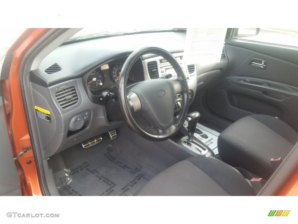 2006 Rio Rio5 SX Hatchback - Sunset Orange / Gray photo #10