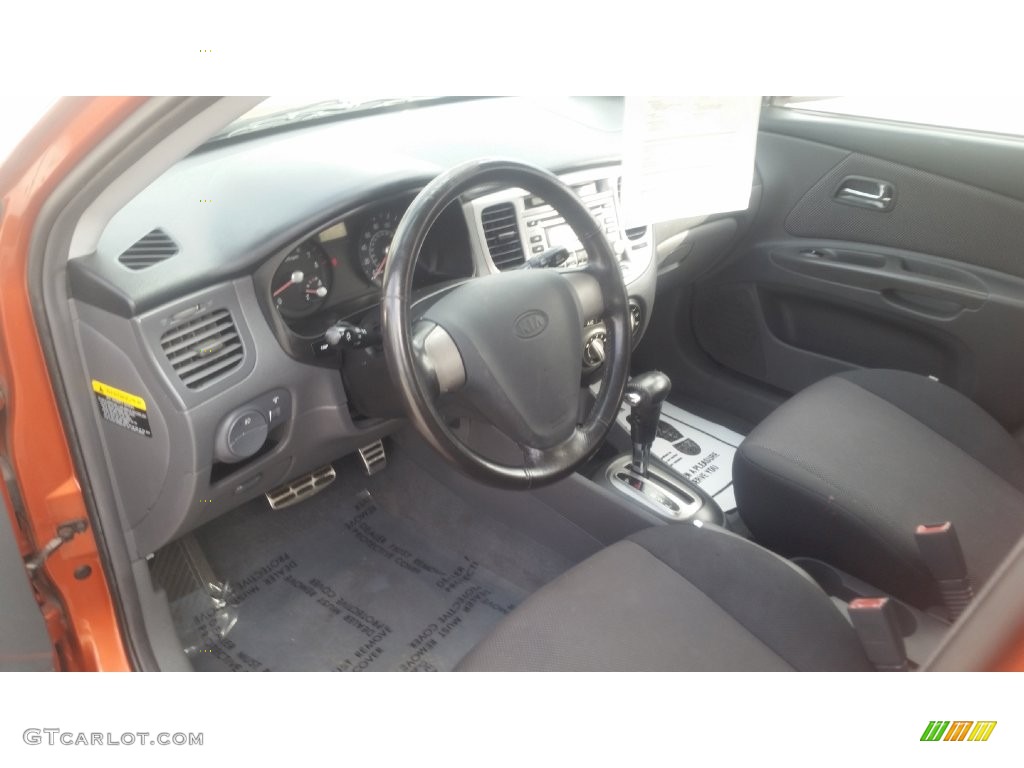 2006 Rio Rio5 SX Hatchback - Sunset Orange / Gray photo #12