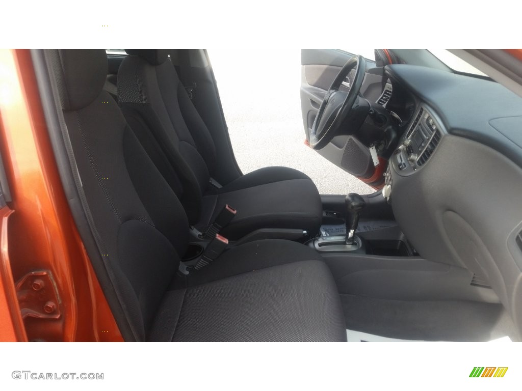 2006 Rio Rio5 SX Hatchback - Sunset Orange / Gray photo #19
