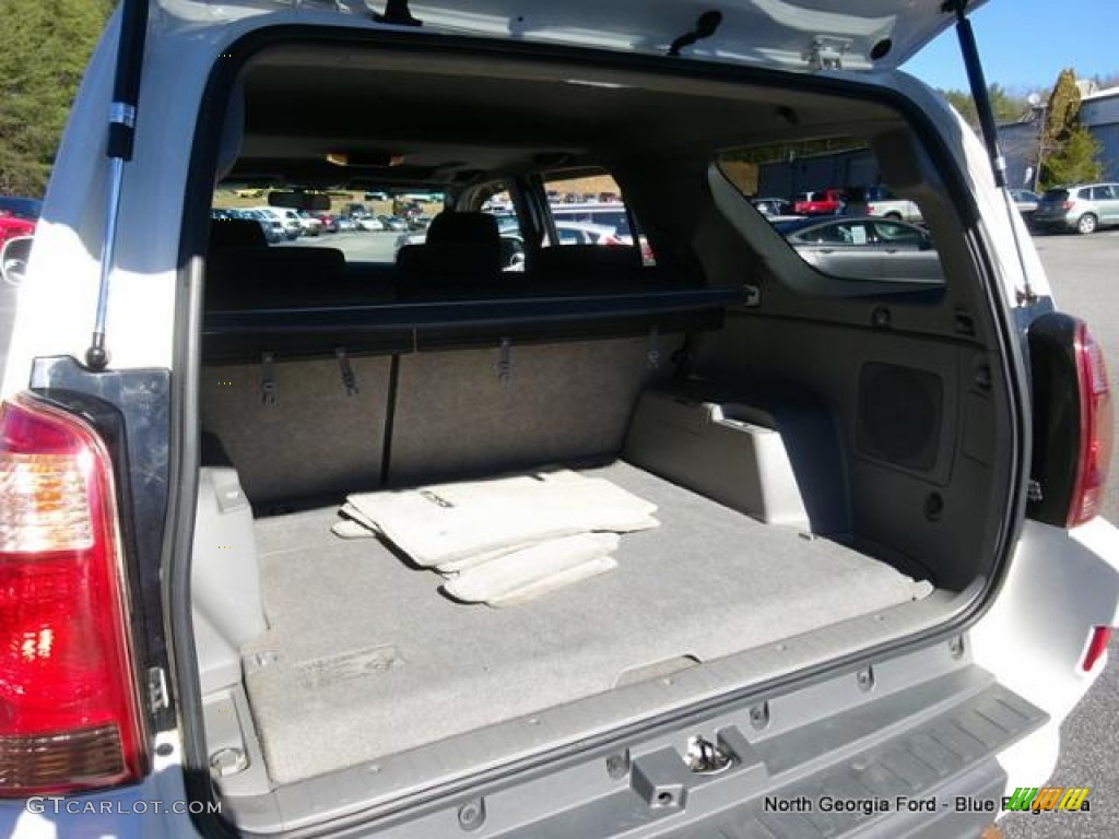 2004 4Runner SR5 4x4 - Natural White / Dark Charcoal photo #15
