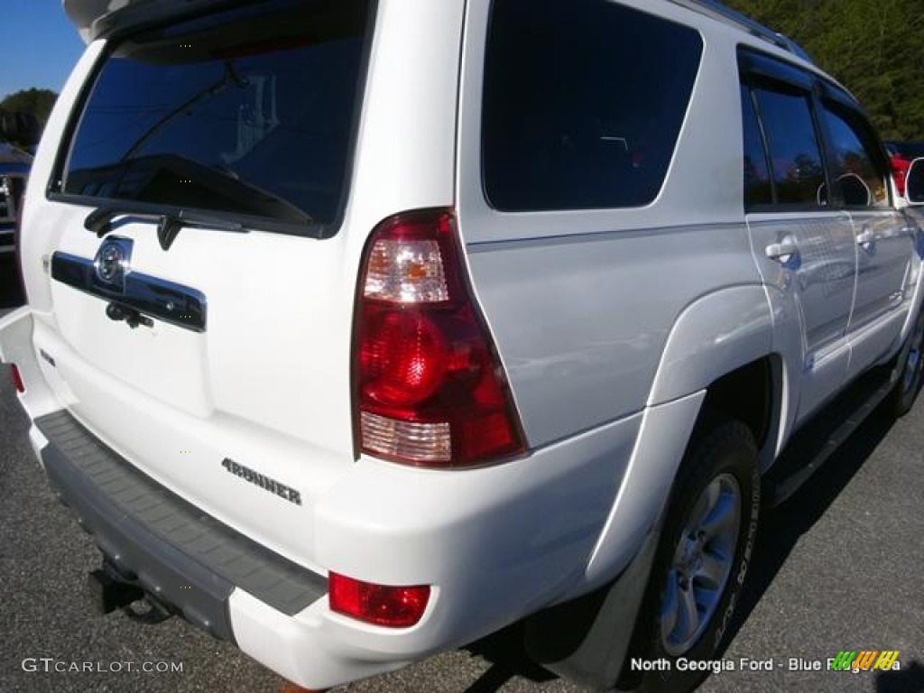 2004 4Runner SR5 4x4 - Natural White / Dark Charcoal photo #34