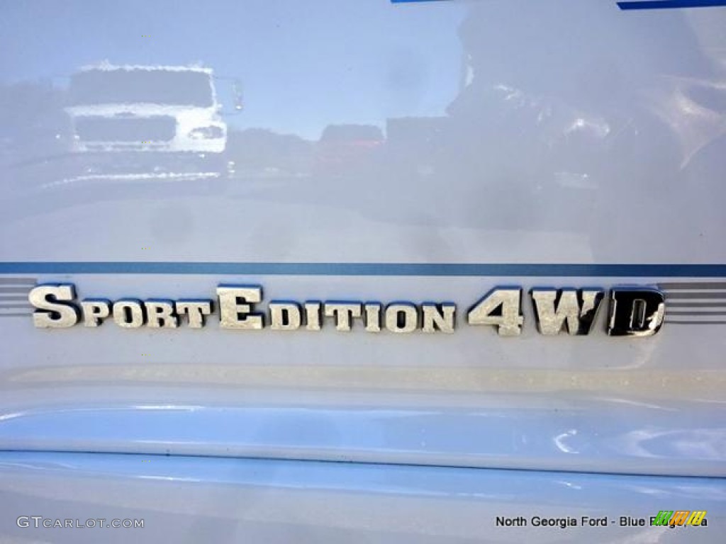 2004 4Runner SR5 4x4 - Natural White / Dark Charcoal photo #37