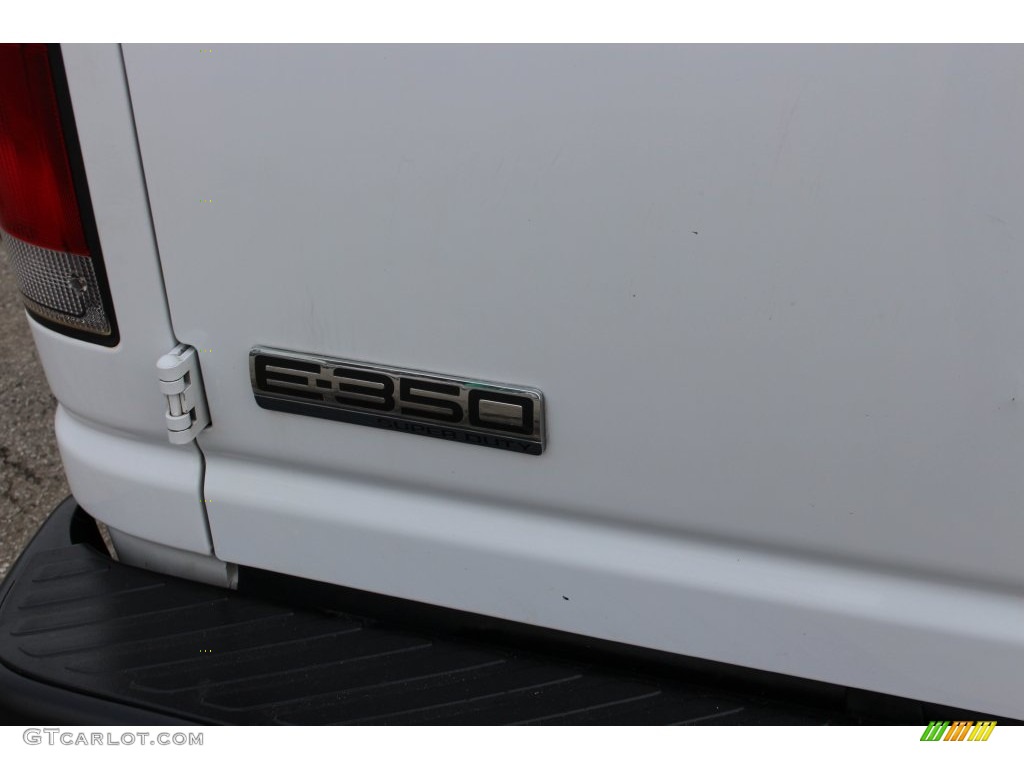 2007 E Series Van E350 Super Duty Commercial - Oxford White / Medium Flint Grey photo #15