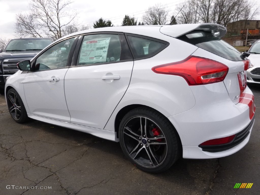 2016 Focus ST - Oxford White / Charcoal Black photo #4