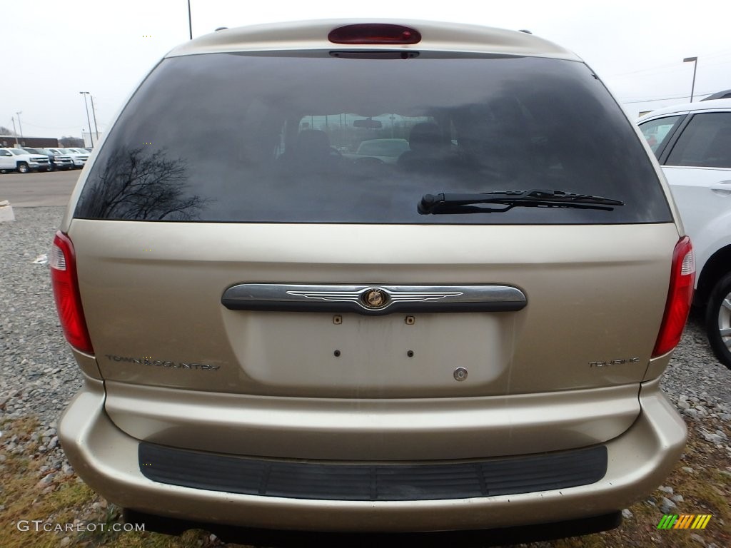 2005 Town & Country Touring - Linen Gold Metallic / Dark Khaki/Light Graystone photo #3