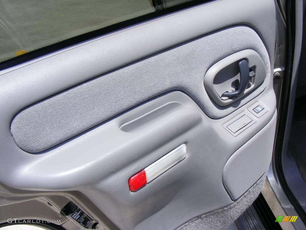 1999 Tahoe LS - Light Pewter Metallic / Gray photo #18