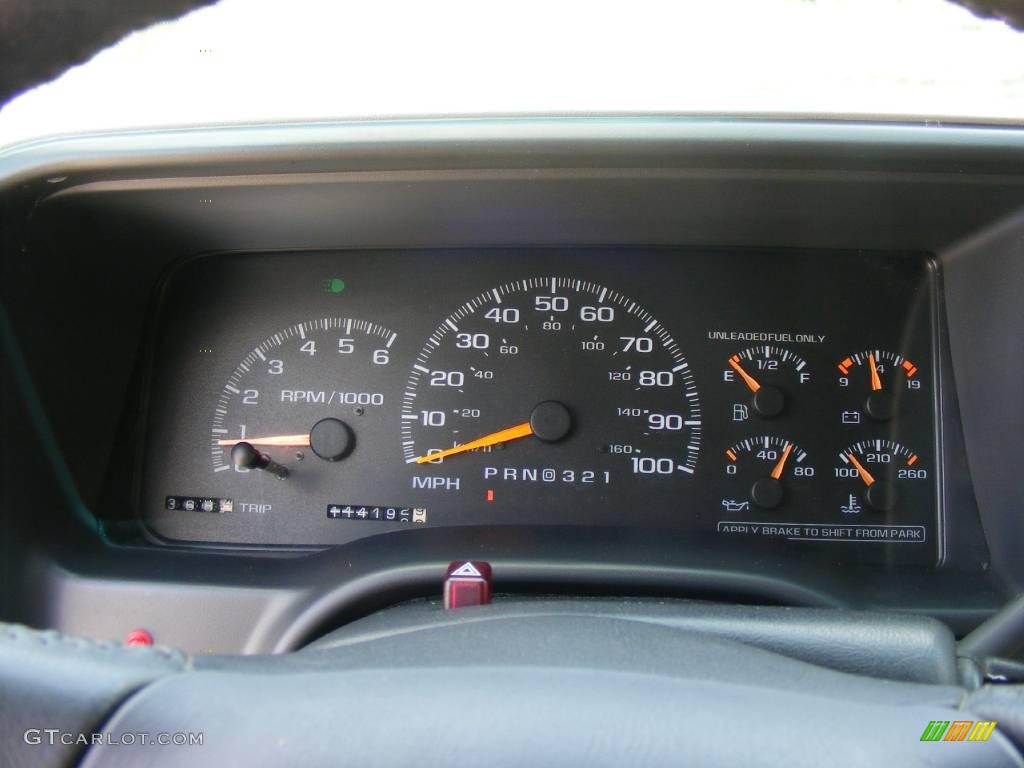 1999 Tahoe LS - Light Pewter Metallic / Gray photo #28