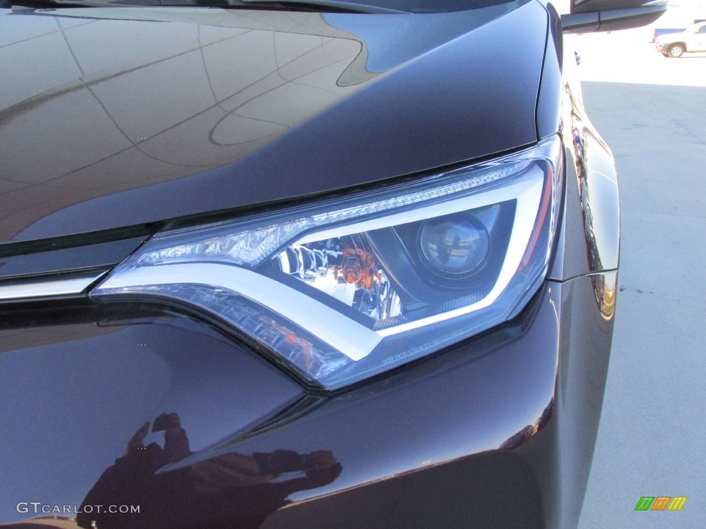 2016 RAV4 XLE - Black Currant Metallic / Black photo #9