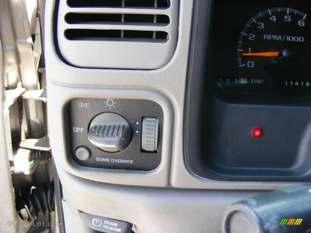 1999 Tahoe LS - Light Pewter Metallic / Gray photo #30
