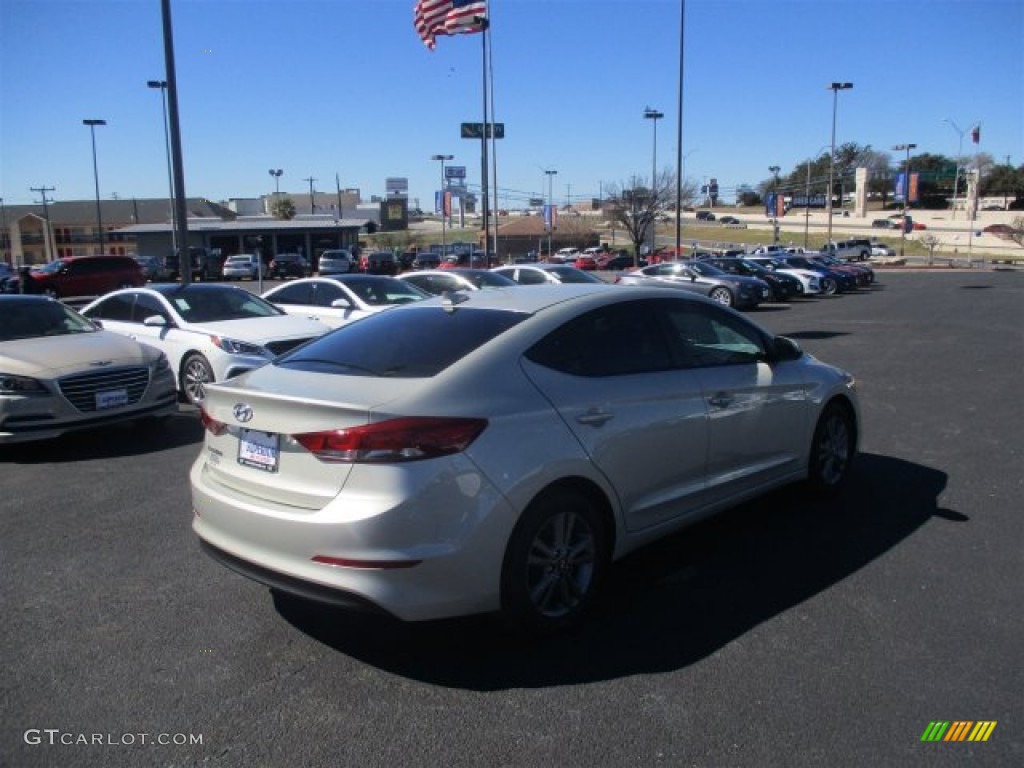 2017 Elantra SE - Beige / Beige photo #11