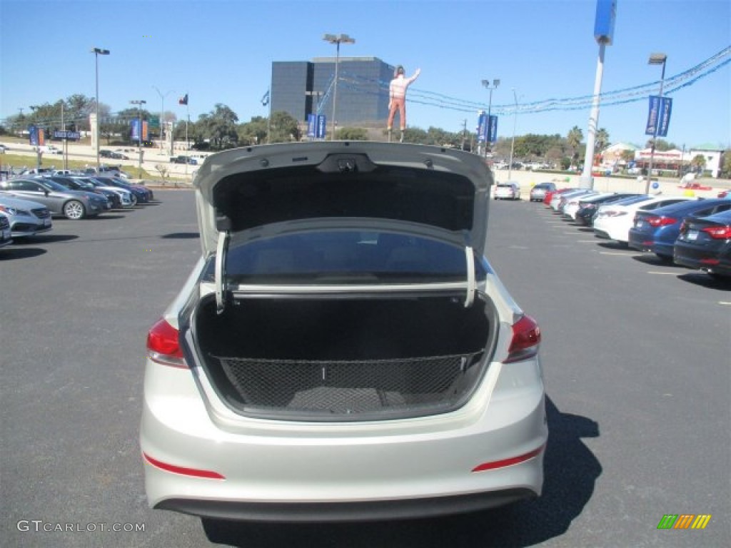 2017 Elantra SE - Beige / Beige photo #17
