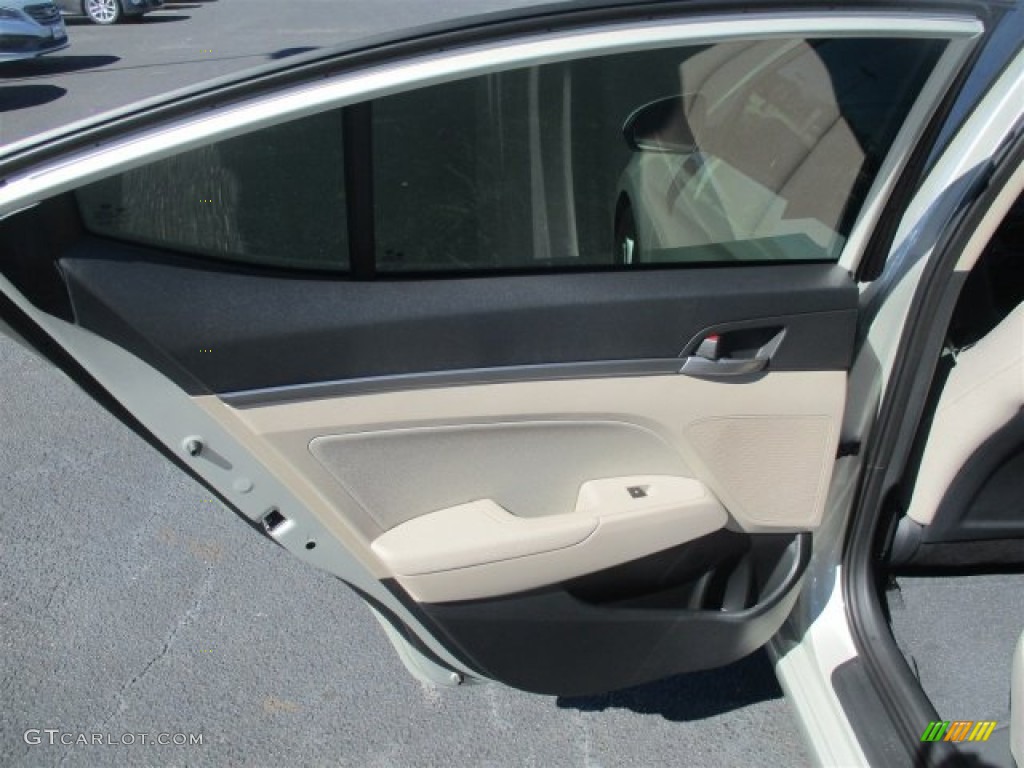 2017 Elantra SE - Beige / Beige photo #19