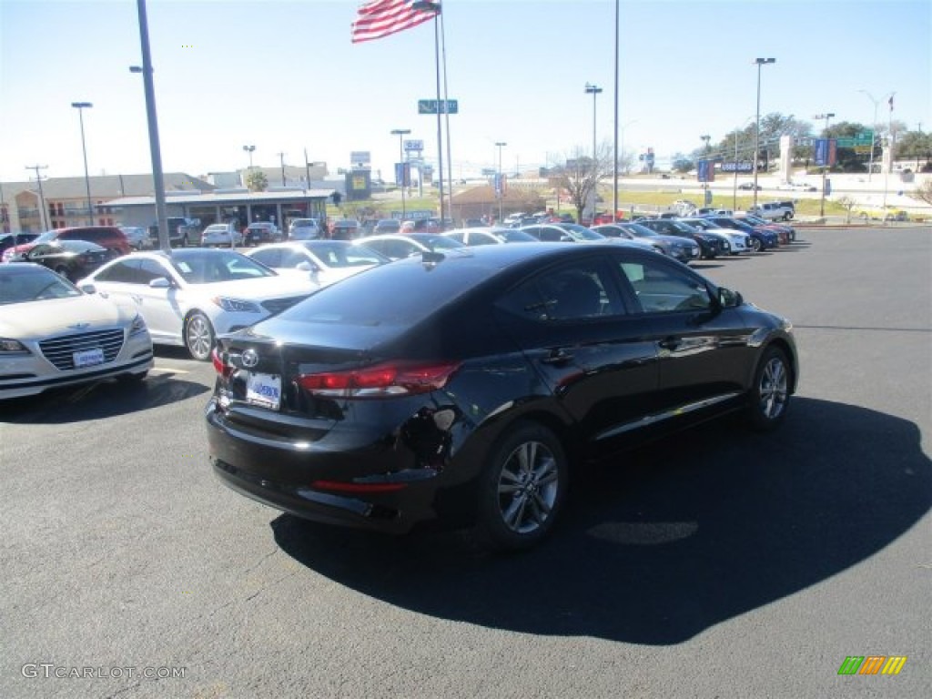 2017 Elantra SE - Black / Gray photo #9